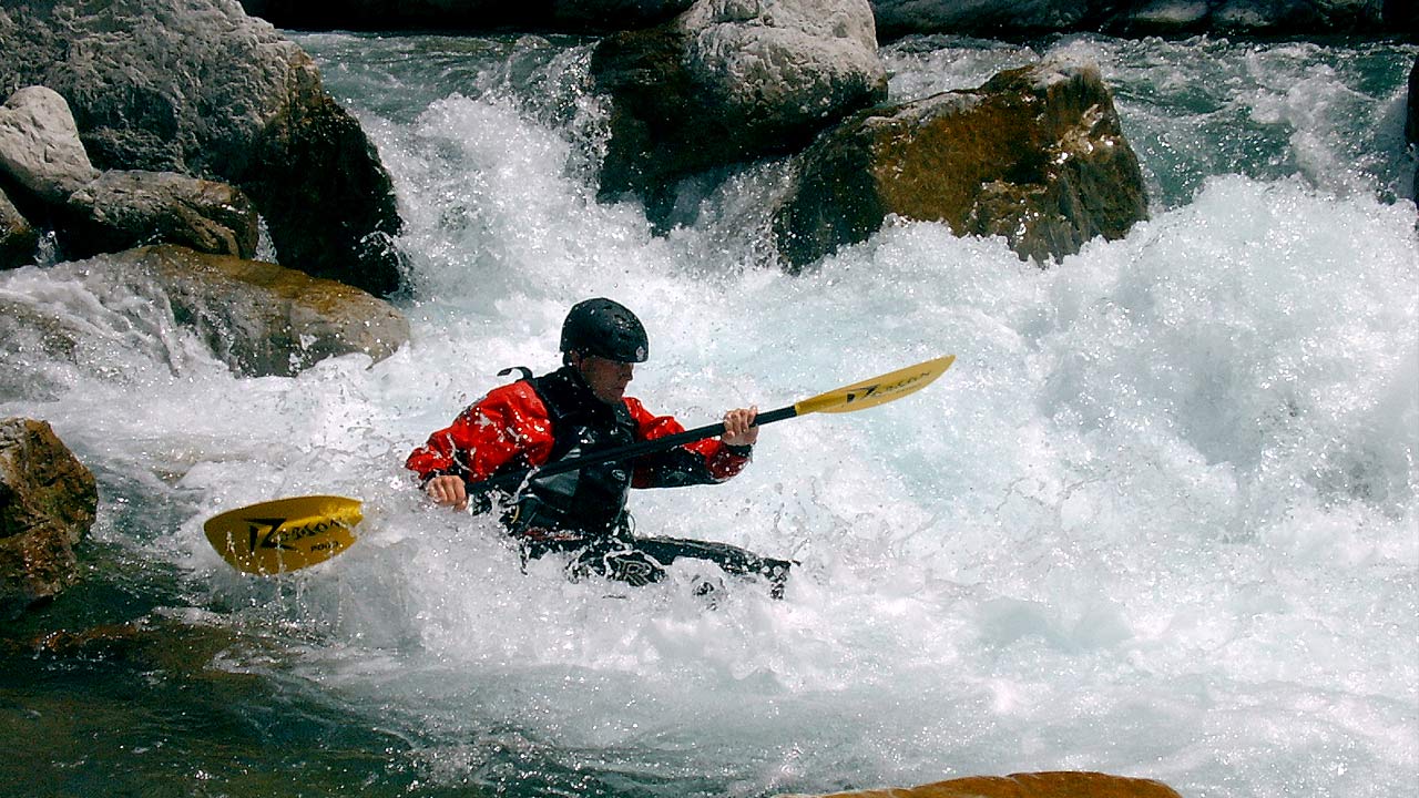 kayaking canoeing courses holidays