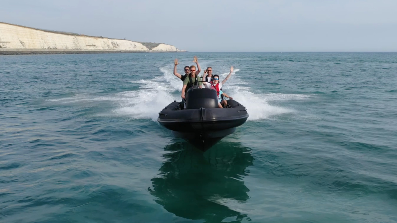 brighton powerboat trips tours cruises